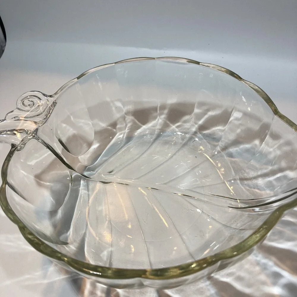 Vintage Clear Glass Serving Side Dish Bowl Tabletop Leaf Shaped 10